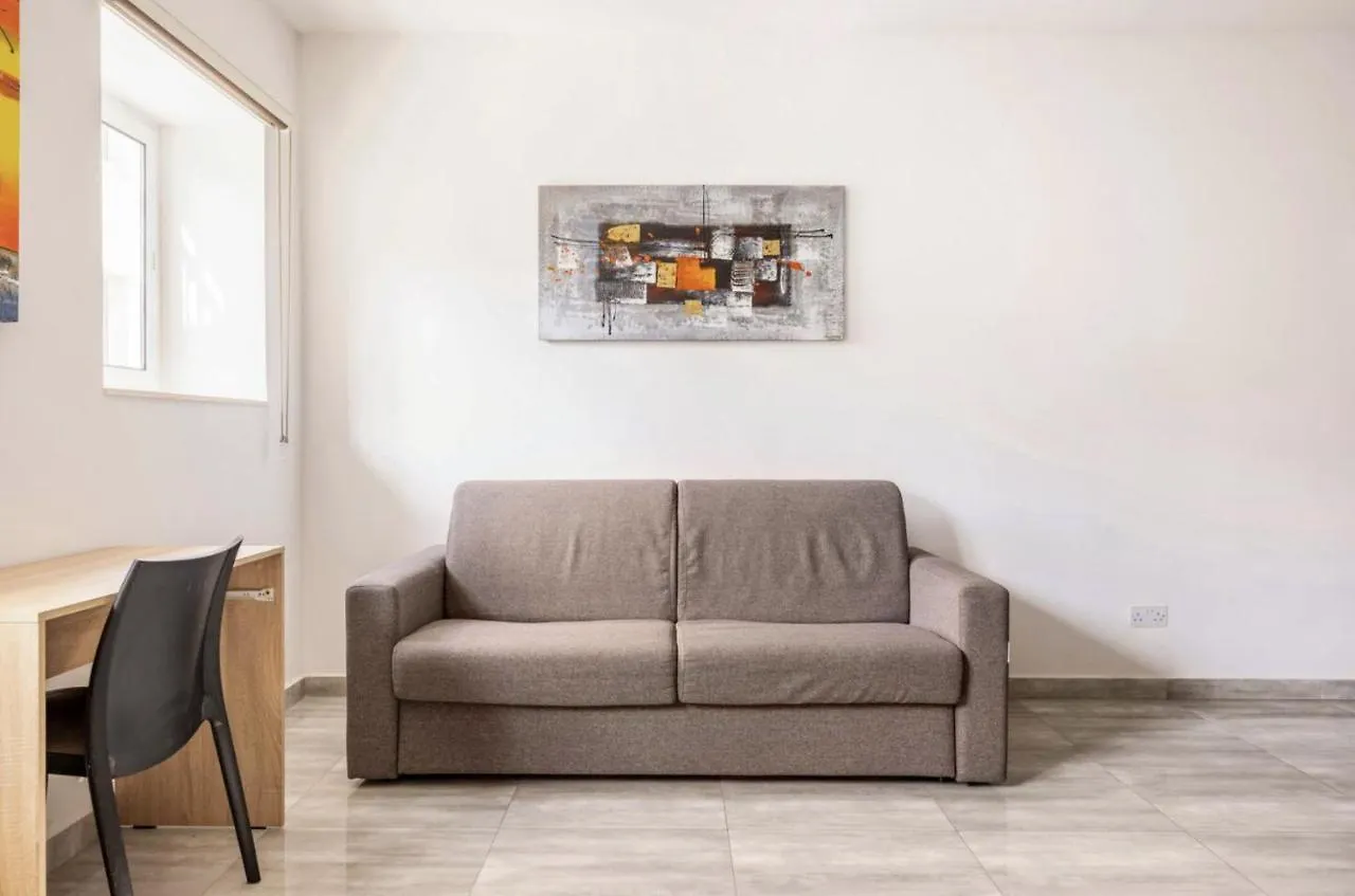 F8 Room 1, Private Double Room With Private Bathroom In Shared Flat Msida Ubytování v soukromí