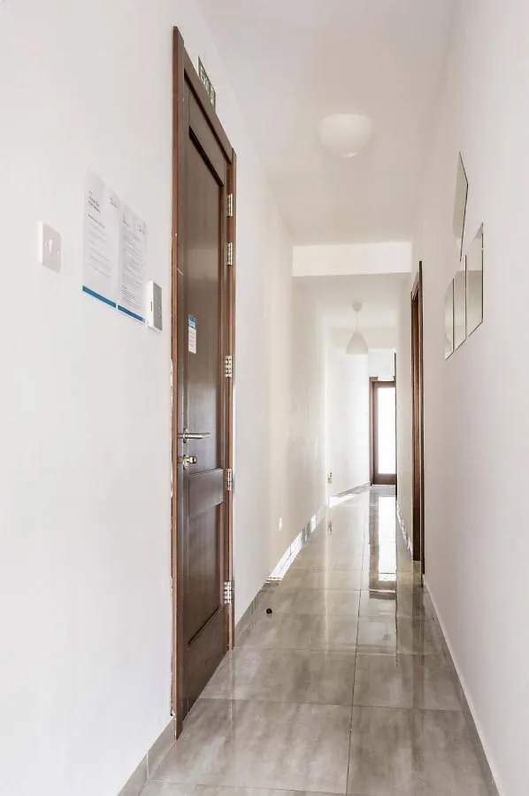 Ubytování v soukromí F8 Room 1, Private Double Room With Private Bathroom In Shared Flat Msida