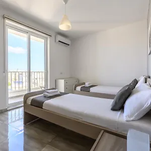 F9 3, Private Two Single Beds With Shared Bathroom In Shared Flat Msida